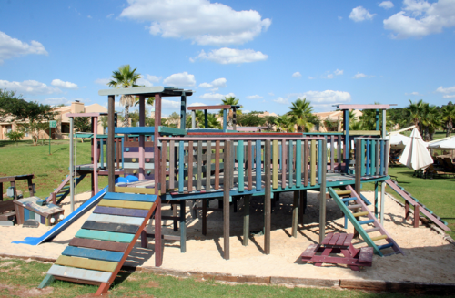 The Benefits of Plastic Jungle Gyms and School Desks