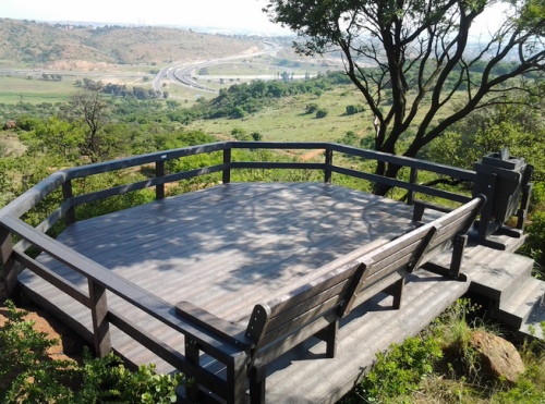 Beyond Pallets: Innovative Ways to Use Recycled Plastic in Construction