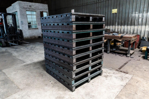 Plastic Pallets vs. Wooden Pallets: Why the Switch Makes Sense for Businesses